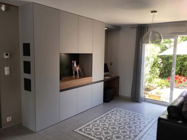 meuble-moderne-sur-mesure-avec-espace-bureau