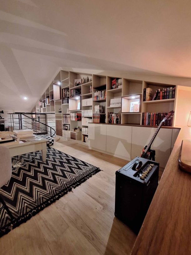 meuble-moderne-sur-mesure-avec-espace-bureau