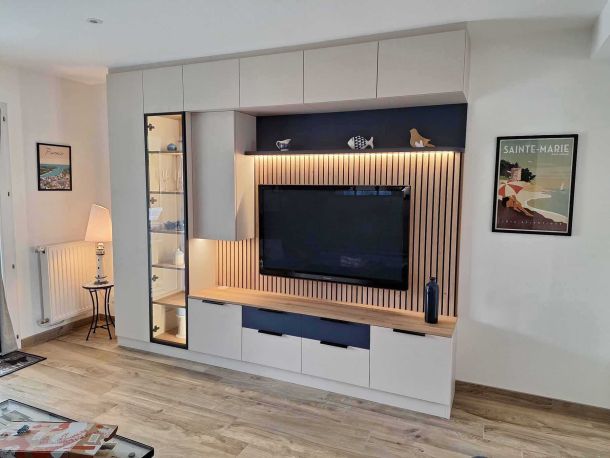 meuble-moderne-sur-mesure-avec-espace-tv